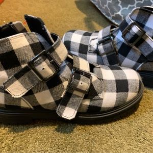 Black and white buffalo check boots size 7
